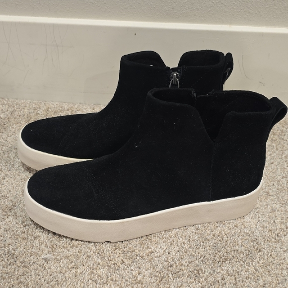 Toms Women's Black Suede Sneaker 8.5 - Picture 5 of 8